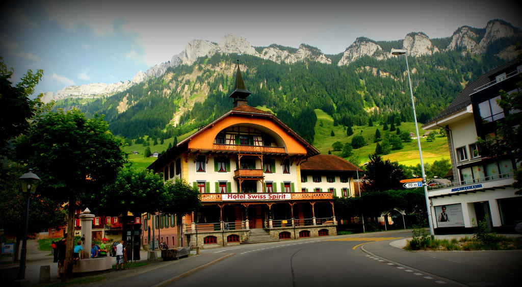 Hotel Kurhaus Fluehli Exterior photo